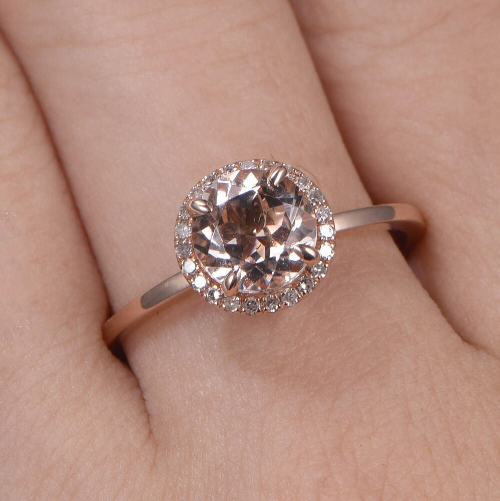 Bague de fiançailles en morganite rose taille ronde 7 mm, sertie de diamants et sertie d'un halo, anneau en or rose 14 carats, bague de promesse.
