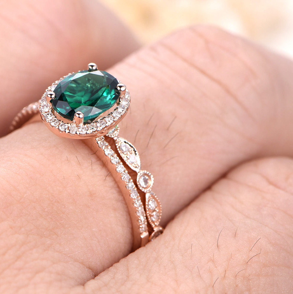 6x8mm-oval-cut-emerald-engagement-ring-set-2pcs-milgrain-bridal-14k-rose-gold-diamond-halo