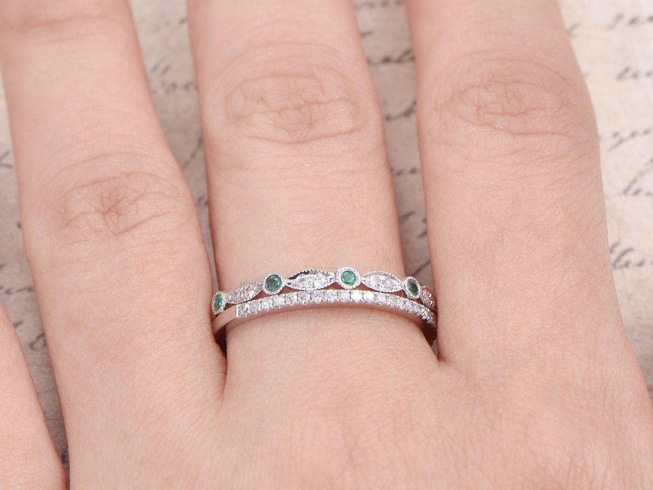 diamond-emerald-wedding-band-set-2pcs-14k-white-gold-half-eternity-design
