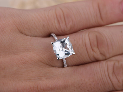 Bague en or blanc 14 carats avec aigue-marine taille coussin de 8 mm, bague de fiançailles en aigue-marine, pierre de naissance de mars, sertie de diamants, anneau pavé de diamants, pierre précieuse bleue