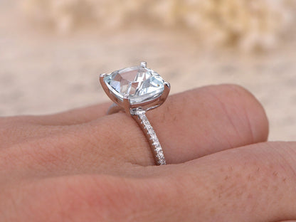 Bague en or blanc 14 carats avec aigue-marine taille coussin de 8 mm, bague de fiançailles en aigue-marine, pierre de naissance de mars, sertie de diamants, anneau pavé de diamants, pierre précieuse bleue