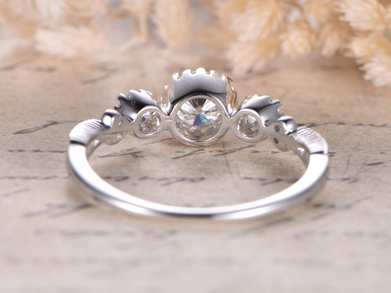 Bague en or blanc 14 carats sertie de moissanite ronde de 5 mm, bague de fiançailles et alliance en moissanite, bague de fiançailles trois pierres, bague femme, bague de mariée