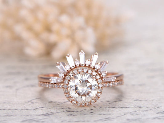 7mm-round-cut-moissanite-engagement-ring-set-2pcs-14k-rose-gold-diamond-halo-half-eternity-crown-band