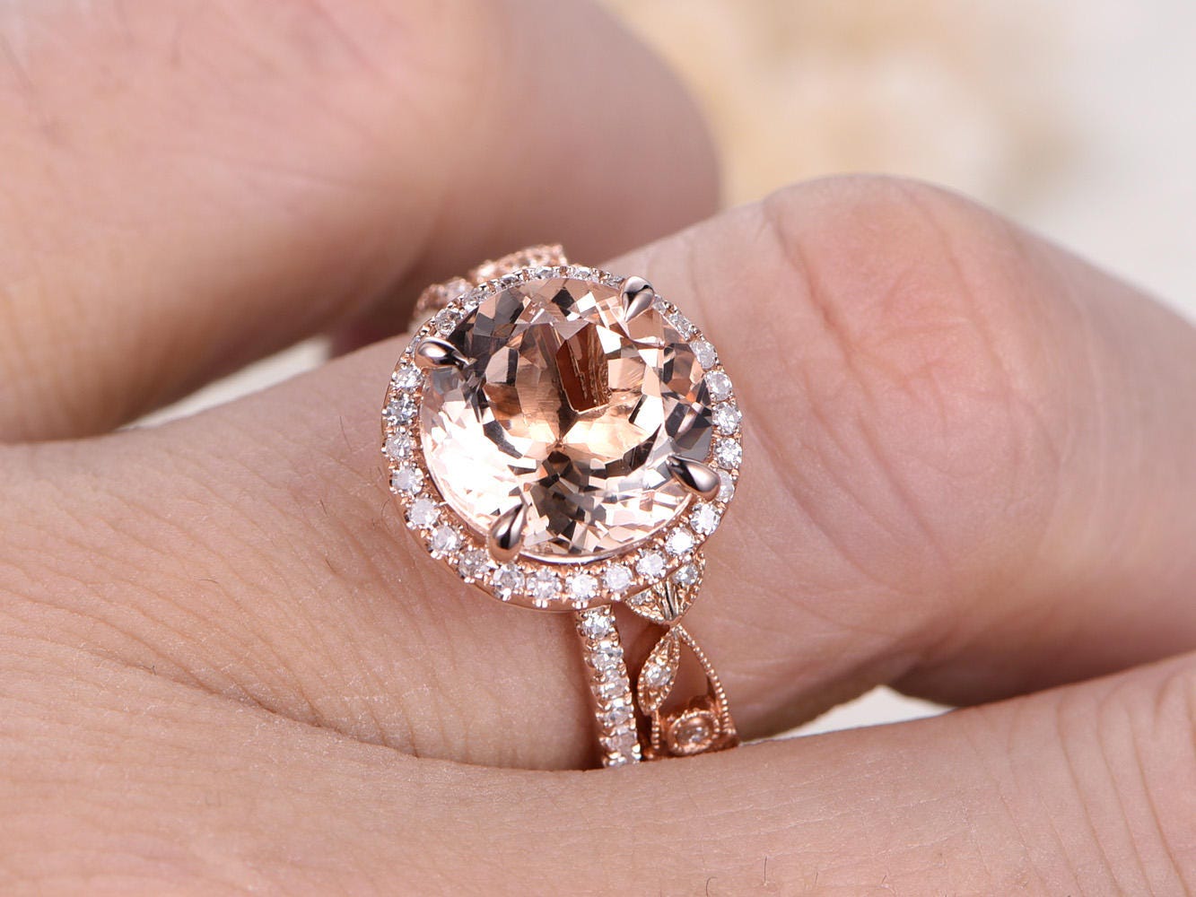 Ensemble de bagues en morganite ronde de 8 mm, bague de fiançailles en or rose 14 carats avec morganite et diamants, alliance sertie de diamants, bague sertie de diamants sur toute la longueur, bague ornée de diamants à motif floral
