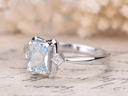 5x7mm-emerald-cut-aquamarine-engagement-ring-14k-white-gold-three-stone-plain-band