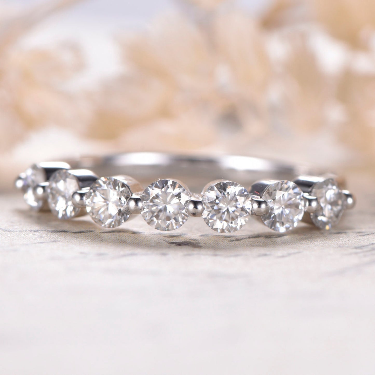 Alliance en moissanite, alliance éternité, bague 7 pierres, alliance, bague d'anniversaire, bague empilable, alliance assortie, or blanc 14 carats