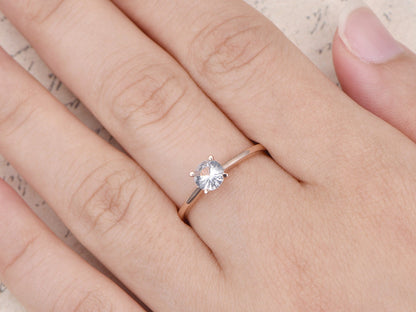5mm-round-cut-sapphire-engagement-ring-art-14k-rose-gold-plain-band-simple-solitaire-design