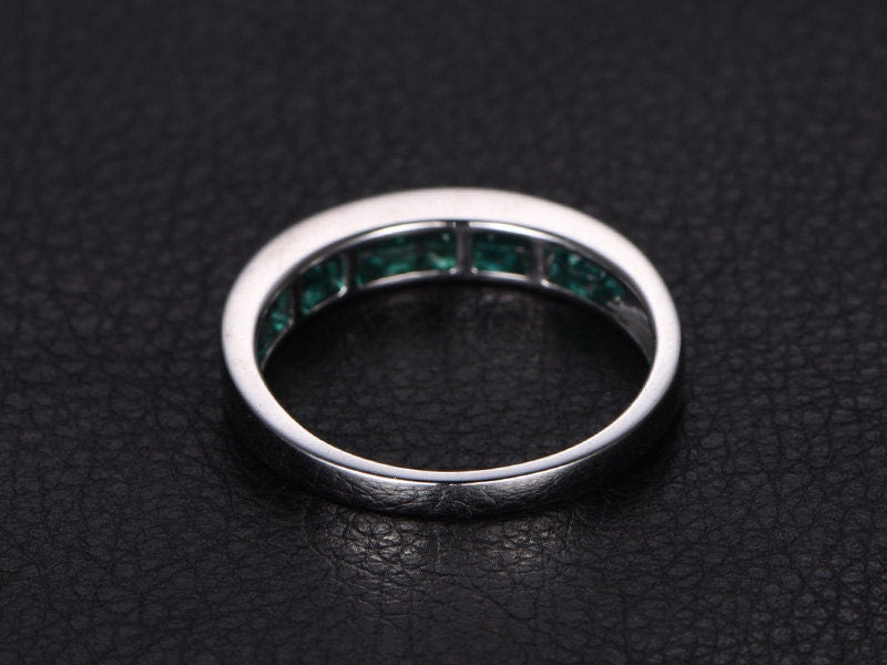 emerald-engagement-ring-princess-cut-14k-white-gold-wedding-band