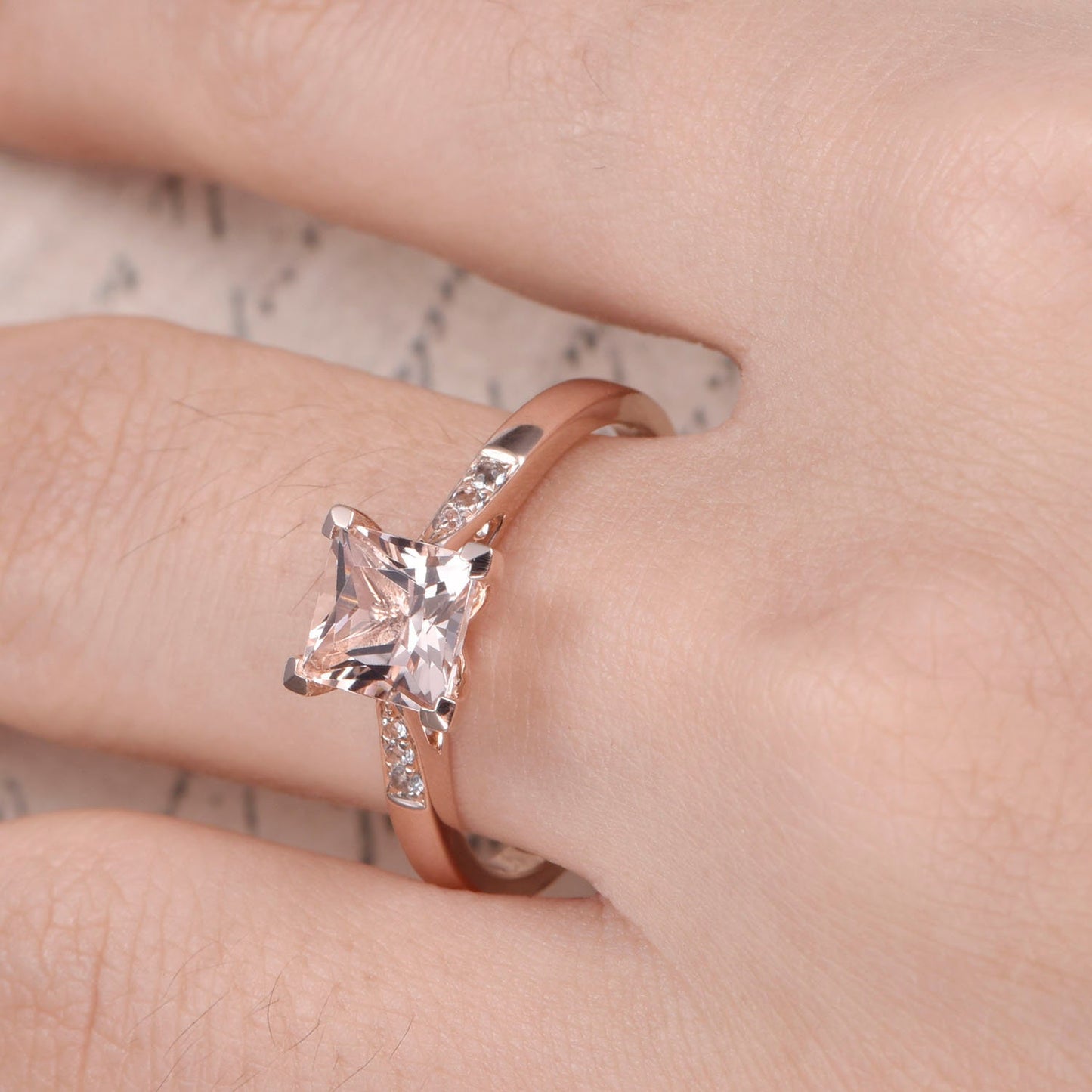 6mm-princess-cut-morganite-engagement-ring-14k-rose-gold-solitaire-diamond-band