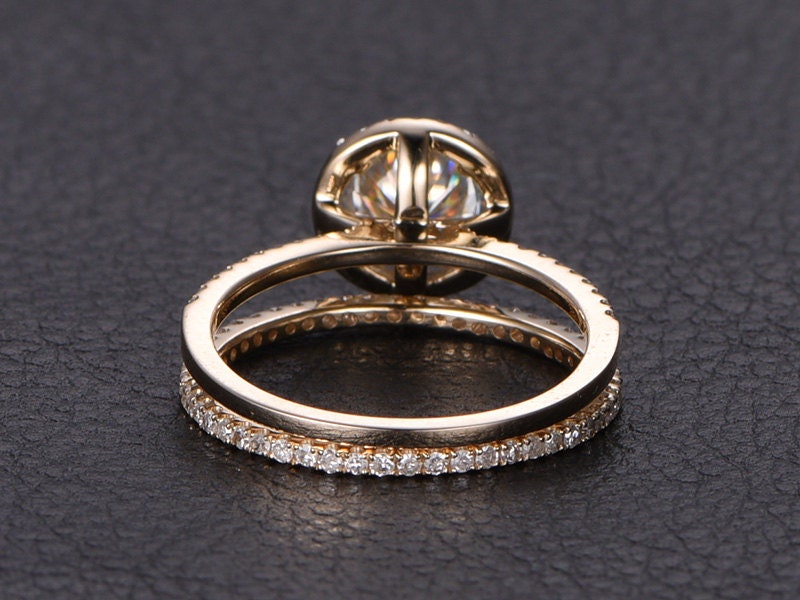 6.5mm-round-cut-moissanite-engagement-ring-set-2pcs-14k-white-gold-halo-diamond-thin-band-design-full-eternity