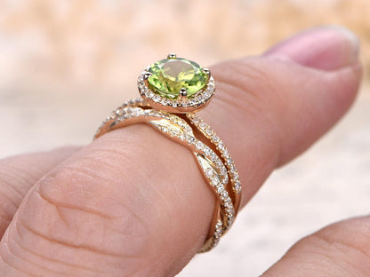 7mm-round-cut-peridot-engagement-ring-set-2pcs-14k-yellow-gold-twist-matching-band-design