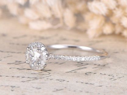 5mm-round-cut-moissanite-engagement-ring-14k-white-gold-diamond-halo-half-eternity