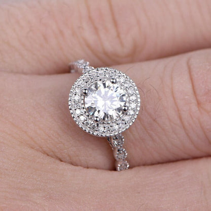 Bague de fiançailles en or blanc 14 carats, sertie d'une moissanite de 6,5 mm. Style vintage Art déco. Alliance en diamants. Bague de mariage ancienne. Bague d'anniversaire.