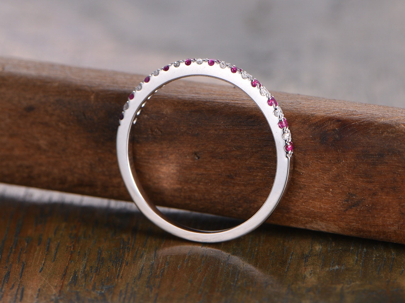 Alliance demi-éternité en rubis, bague de fiançailles en rubis, alliance pavée de rubis et de diamants, bague de mariage en or blanc 14 carats
