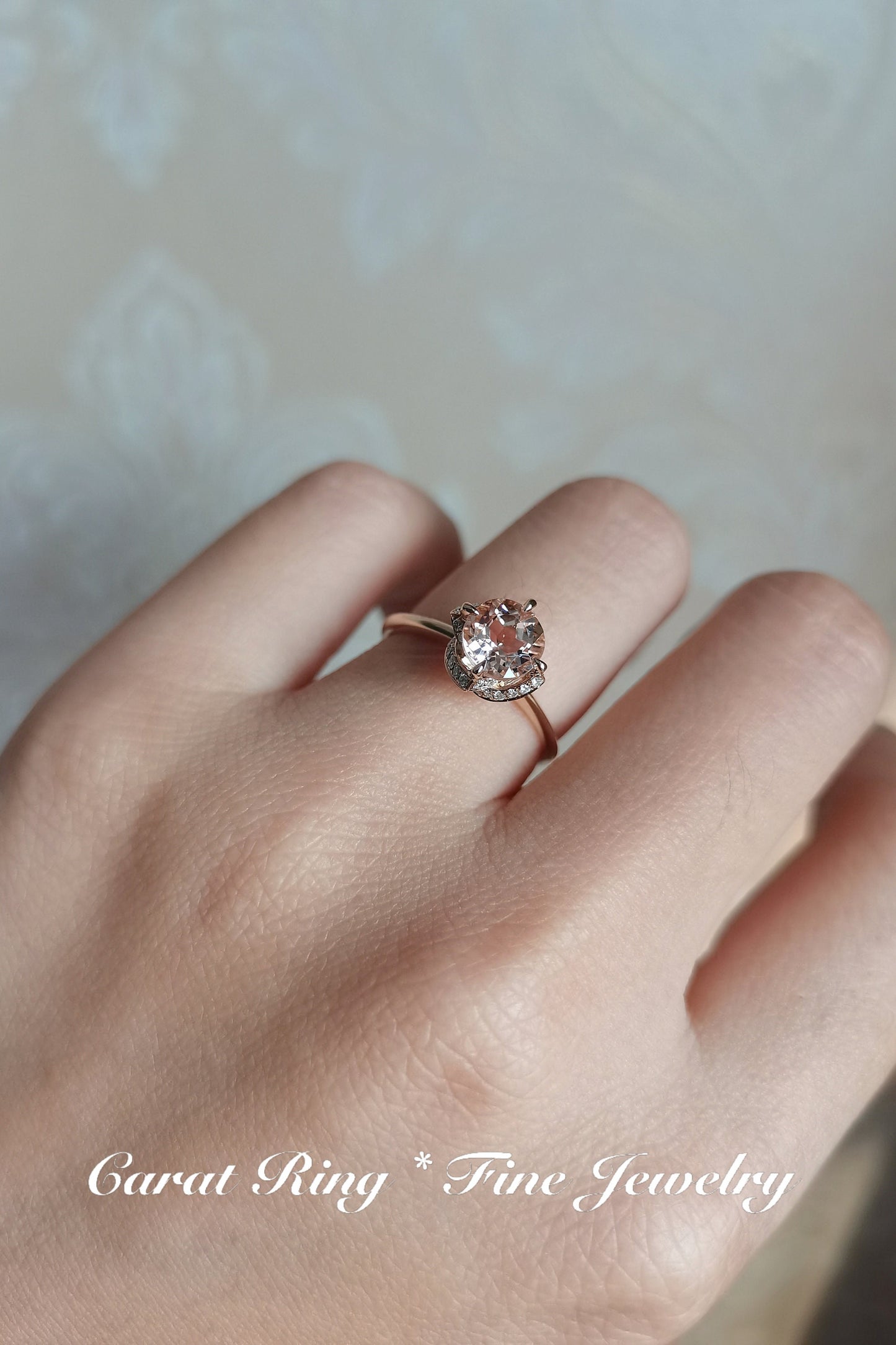 Bague de fiançailles unique en morganite, style vintage antique, sertie de diamants halo, anneau simple en or rose 14 carats, diamants ronds de 6,5 mm