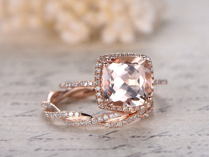 Ensemble de bagues en or rose 14 carats avec morganite, bague de fiançailles, alliance et diamants (2 carats). Bague d'éternité à anneau fendu.