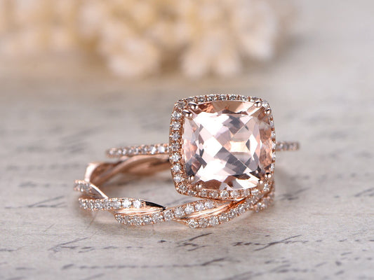Ensemble de bagues en or rose 14 carats avec morganite, bague de fiançailles, alliance et diamants (2 carats). Bague d'éternité à anneau fendu.