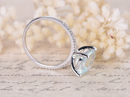Bague en or blanc 14 carats avec aigue-marine taille coussin de 8 mm, bague de fiançailles en aigue-marine, pierre de naissance de mars, sertie de diamants, anneau pavé de diamants, pierre précieuse bleue