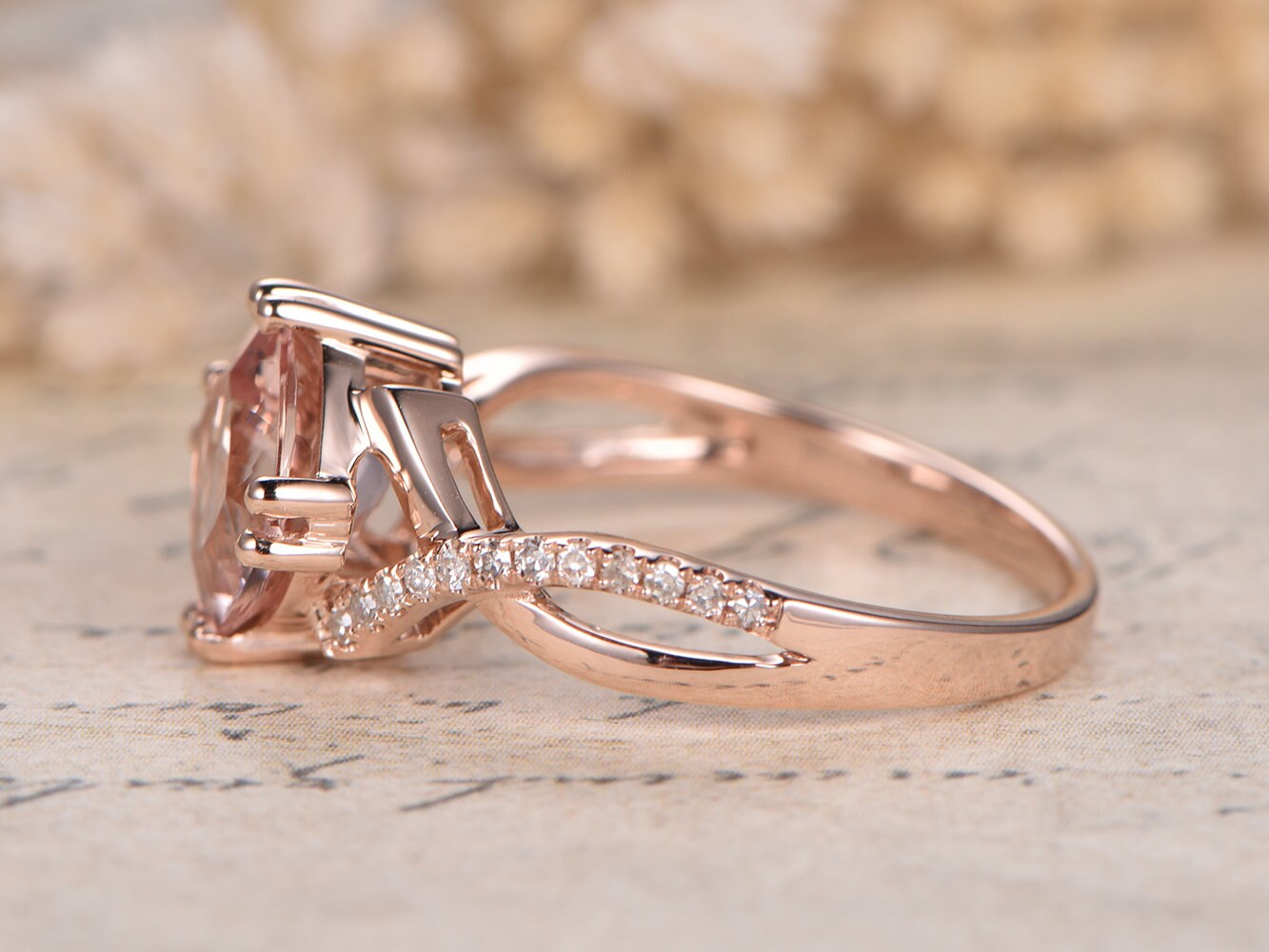 8mm-cushion-cut-morganite-engagement-ring-14k-rose-gold-diamond-twist-band-split-shank