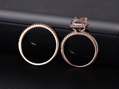 Ensemble de bagues en or rose 14 carats : bague de fiançailles et alliance en morganite taille émeraude (6 x 8 mm) et diamants.