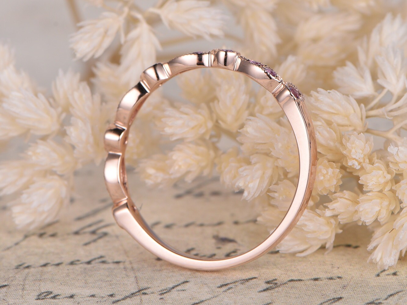 Alliances en améthyste, demi-alliances, bague de fiançailles sertie clos, alliance milgrain, alliance Art déco en diamant et or rose 14 carats