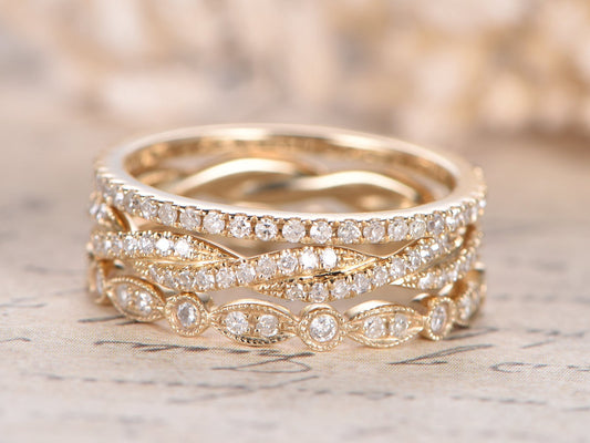 Alliance en or jaune 14 carats, sertie de diamants, sertie de diamants et ornée d'un anneau milgrain. Ensemble de 3 bagues serties de diamants et de pierres marquise.