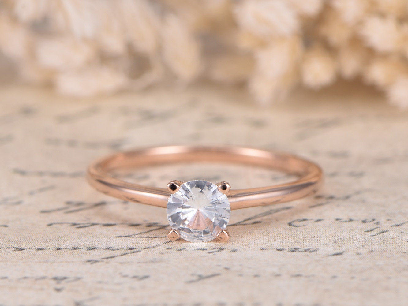 5mm-round-cut-sapphire-engagement-ring-art-14k-rose-gold-plain-band-simple-solitaire-design