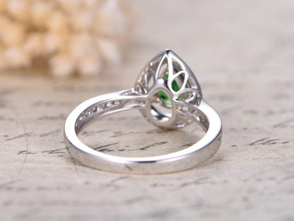 Bague en grenat tsavorite en forme de larme, bague pavée de diamants et tsavorite, bague en grenat vert, bague en tsavorite en forme de goutte d'eau, bague en tsavorite avec halo, bague en forme de poire