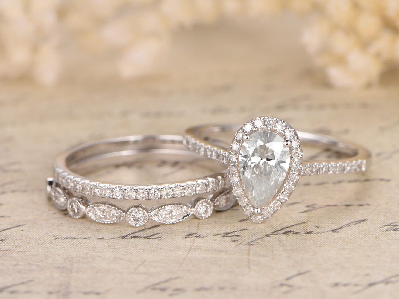 5x7mm-pear-cut-moissanite-engagement-ring-set-3pcs-14k-white-gold-diamond-side-stone-ring-two-matching-band