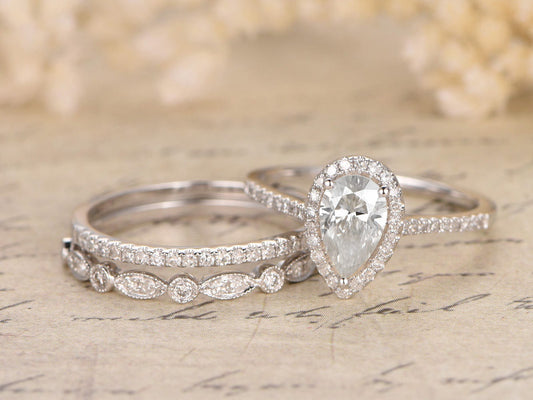 5x7mm-pear-cut-moissanite-engagement-ring-set-3pcs-14k-white-gold-diamond-side-stone-ring-two-matching-band