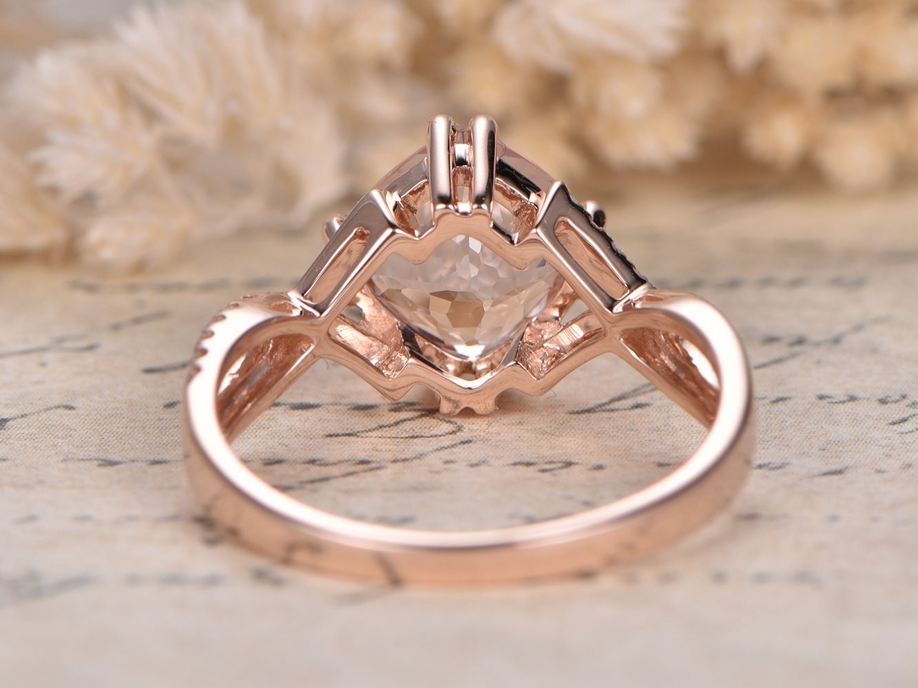 8mm-cushion-cut-morganite-engagement-ring-14k-rose-gold-diamond-twist-band-split-shank