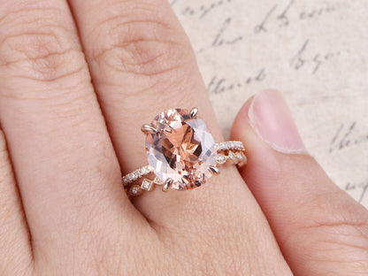 Ensemble de bagues de fiançailles en or rose 14 carats serties de diamants et ornées d'une morganite naturelle VS ovale de 10 x 12 mm.