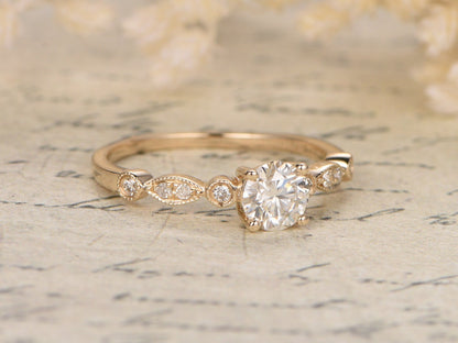 Bague de fiançailles en moissanite, moissanite taille ronde 5 mm, style Art déco, alliance en or jaune 14 carats, bague délicate, style vintage