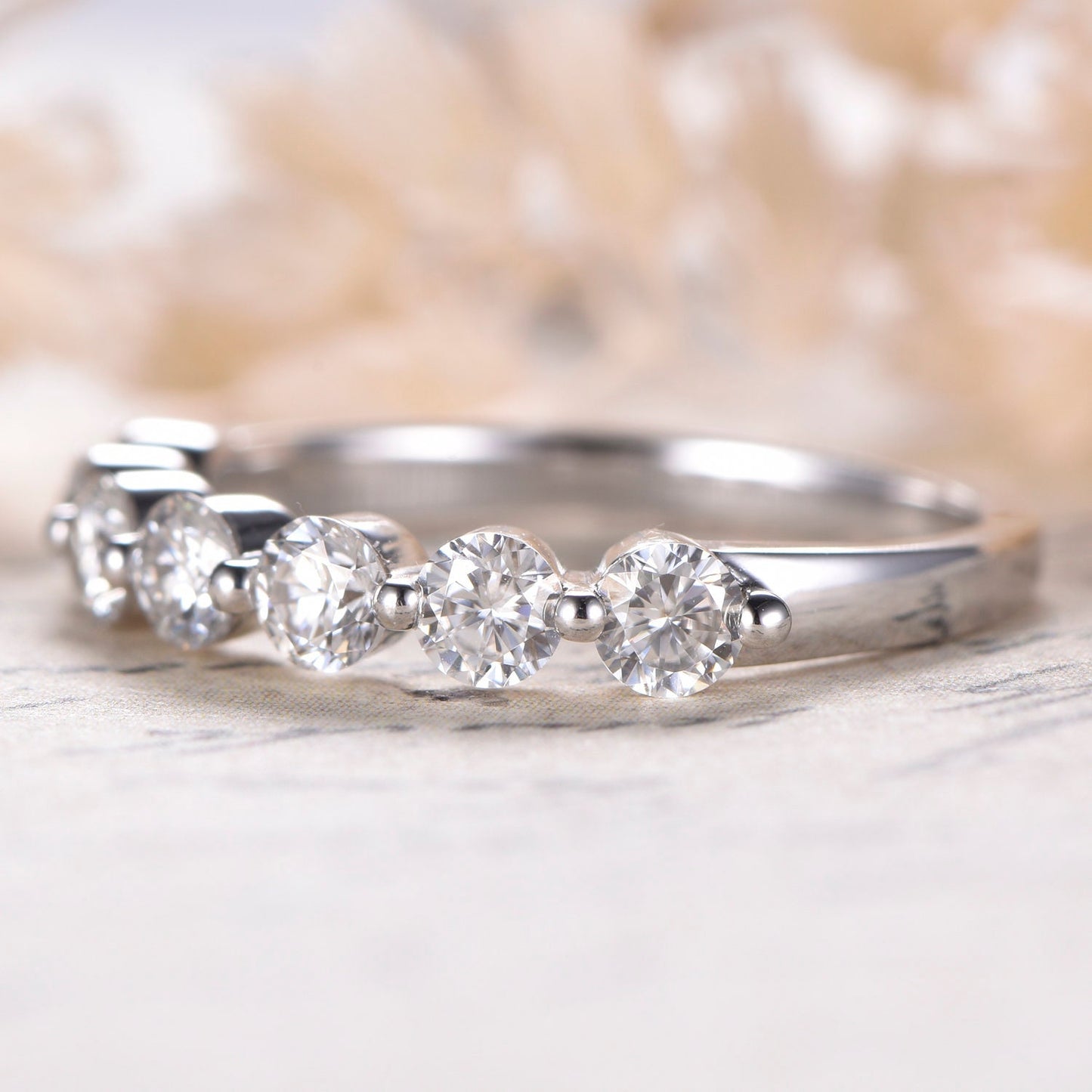 Alliance en moissanite, alliance éternité, bague 7 pierres, alliance, bague d'anniversaire, bague empilable, alliance assortie, or blanc 14 carats