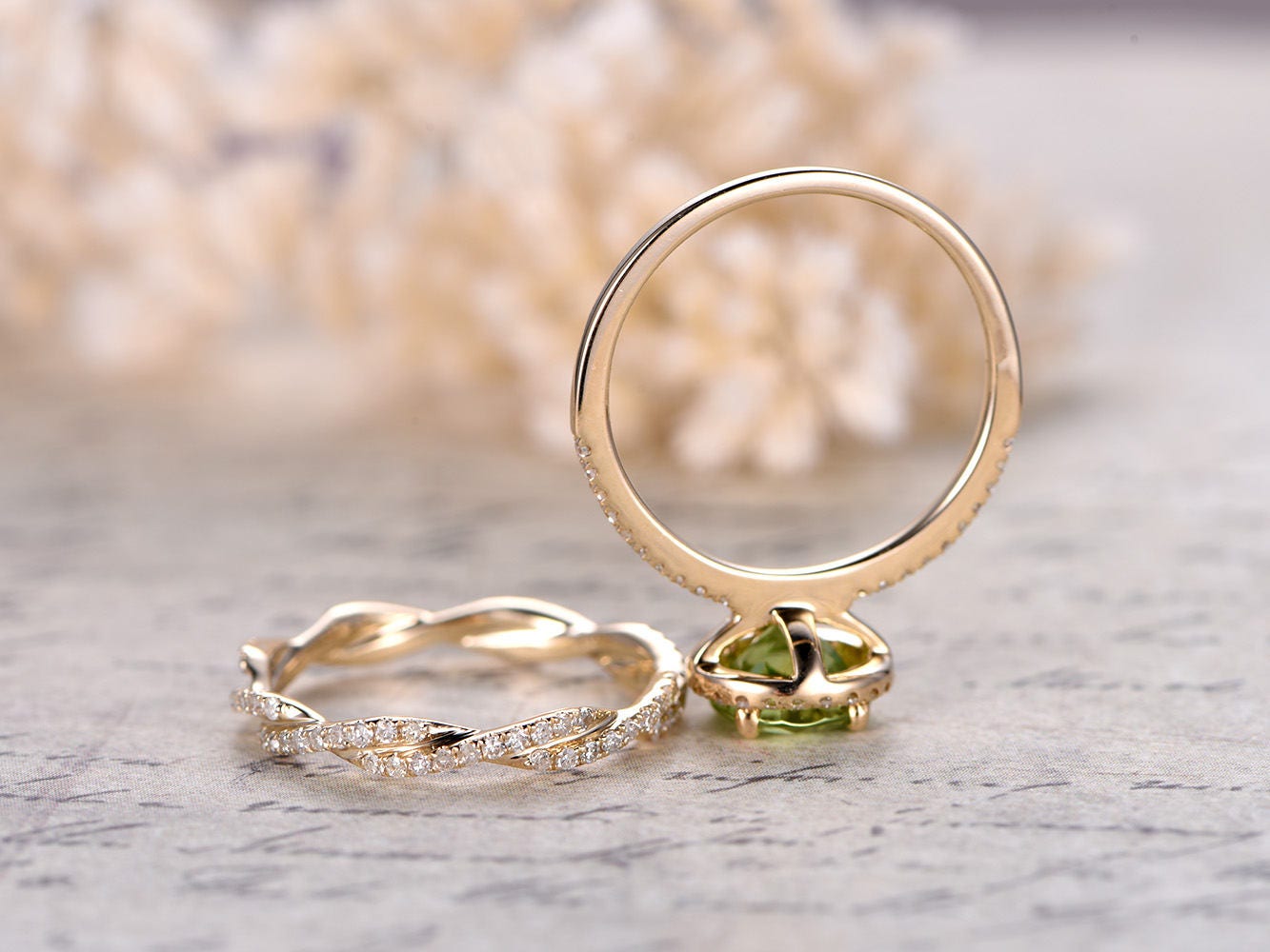 7mm-round-cut-peridot-engagement-ring-set-2pcs-14k-yellow-gold-twist-matching-band-design