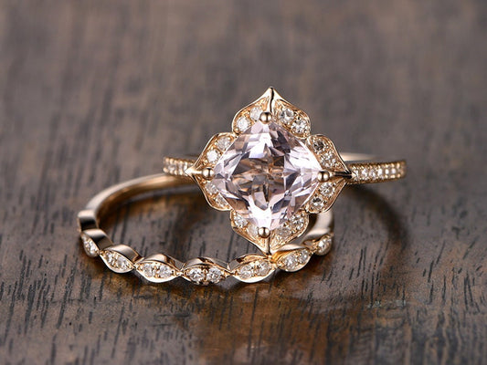 Bague de fiançailles en morganite rose taille coussin de 6,5 mm, alliance en or jaune massif 14 carats et diamants.