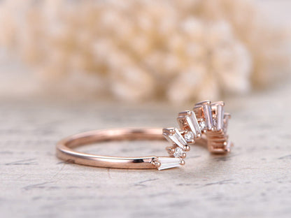 Alliance Deco Crown en or rose 14 carats massif, sertie de diamants taille baguette et de diamants SI, bague de fiançailles/anniversaire unique