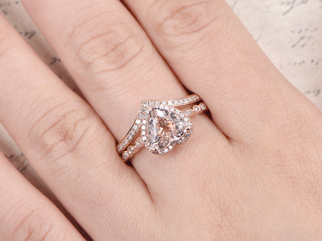 8mm-heart-cut-morganite-engagement-ring-set-2pcs-14k-rose-gold-diamond-halo-curved-v-shape-matching-band
