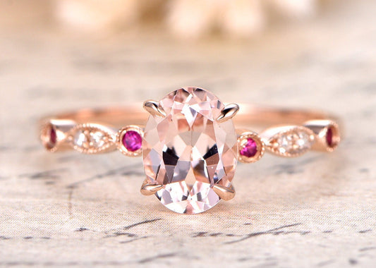Bague en or rose 14 carats avec morganite rose ovale de 6 x 8 mm, bague de fiançailles vintage sertie de diamants pavés et de rubis.