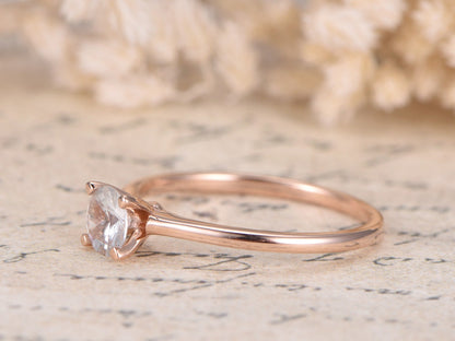 5mm-round-cut-sapphire-engagement-ring-art-14k-rose-gold-plain-band-simple-solitaire-design