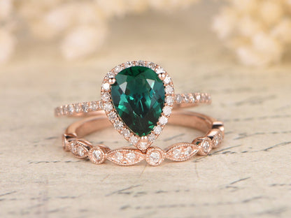6x8mm-pear-cut-emerald-engagement-ring-set-2pcs-14k-rose-gold-diamond-halo-art-deco-matching-band