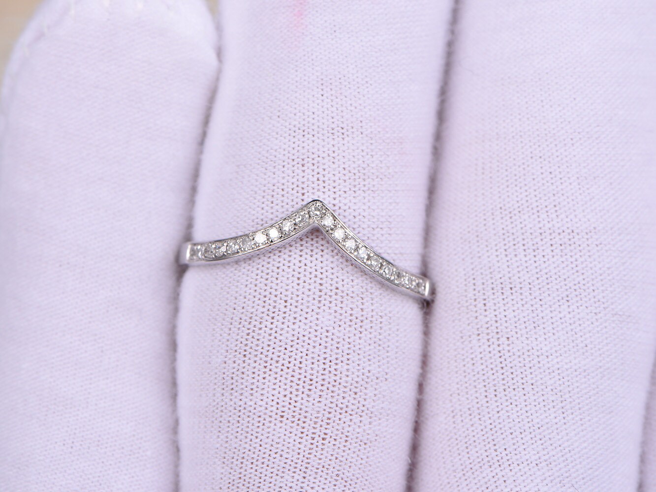 Бриллиантовое обручальное кольцо из белого золота 14K, обручальное кольцо с шевроном, V-образное обручальное кольцо, изогнутое обручальное кольцо, кольцо с микропаве бриллиантов, V-образное кольцо, женское кольцо