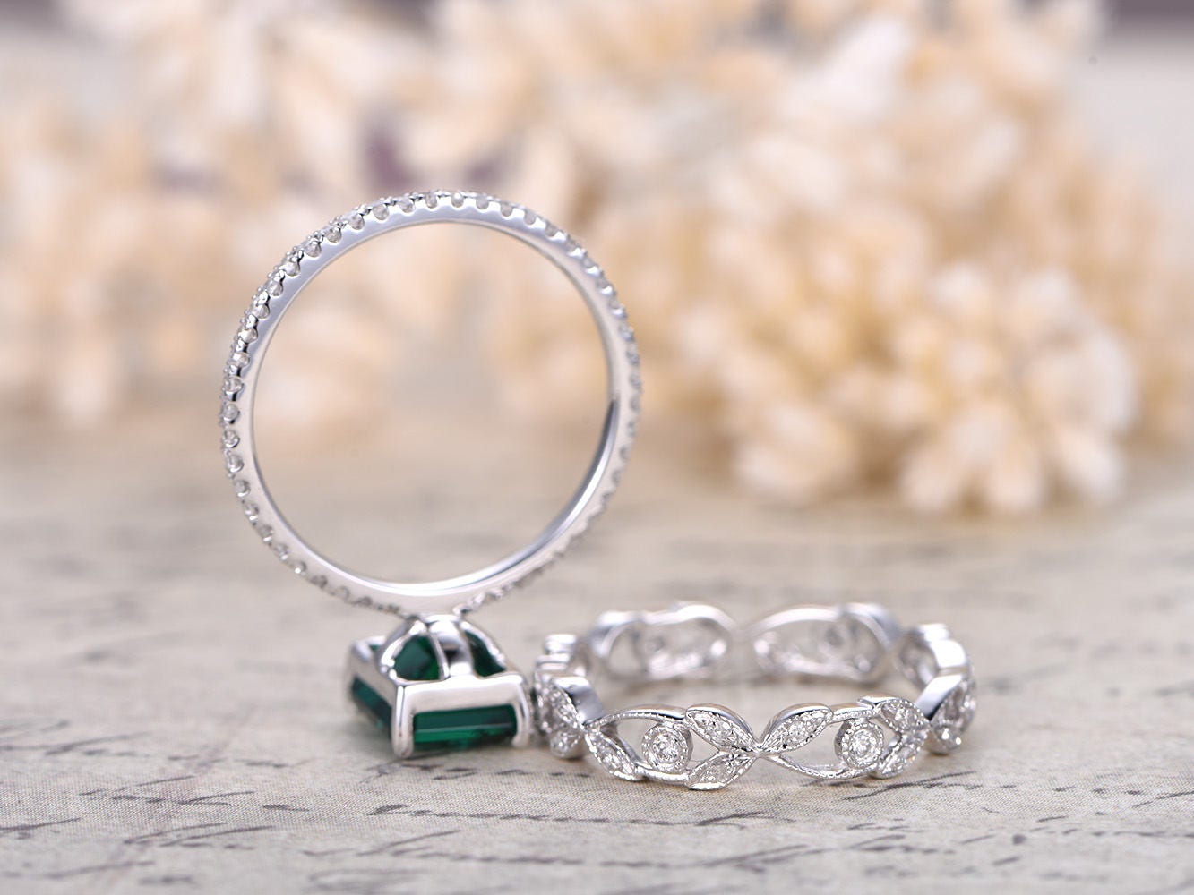 Bague de fiançailles en or blanc 14 carats sertie d'une émeraude de 6 x 8 mm, pierre de naissance du mois de mai, ensemble de 2 bagues, alliance sertie de diamants, bague florale sertie de diamants