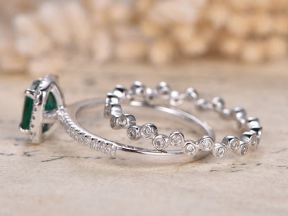 6mm-cushion-cut-emerald-engagement-ring-set-2pcs-14k-white-gold-diamond-matching-band-may-birthstone
