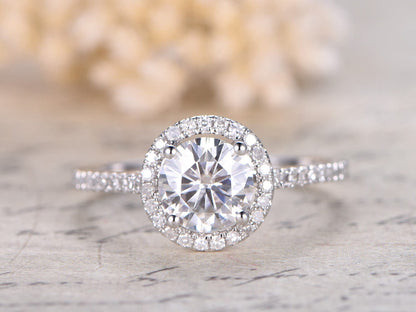 7mm-round-cut-moissanite-engagement-ring-14k-white-gold-diamond-halo-half-eternity-design