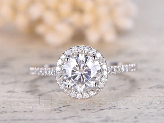 7mm-round-cut-moissanite-engagement-ring-14k-white-gold-diamond-halo-half-eternity-design