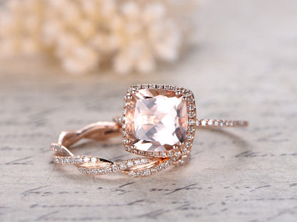 Ensemble de bagues en or rose 14 carats avec morganite, bague de fiançailles, alliance et diamants (2 carats). Bague d'éternité à anneau fendu.