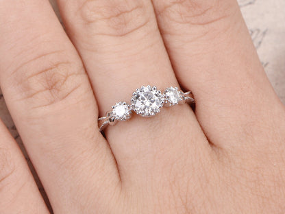 Bague en or blanc 14 carats sertie de moissanite ronde de 5 mm, bague de fiançailles et alliance en moissanite, bague de fiançailles trois pierres, bague femme, bague de mariée