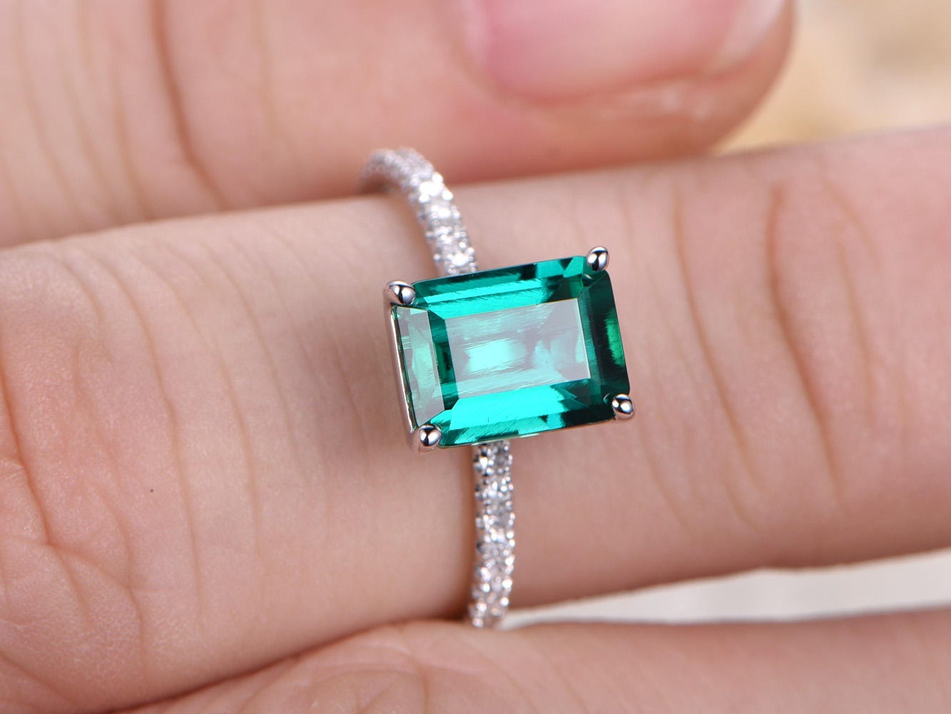 Bague de fiançailles en or blanc 14 carats avec émeraude 6x8 mm, pierre de naissance de mai, bague de mariée, alliance sertie de diamants, bague de promesse unique