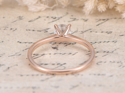 5mm-round-cut-sapphire-engagement-ring-art-14k-rose-gold-plain-band-simple-solitaire-design